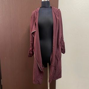 H&M DIVIDED burgundy lightweight rain coat